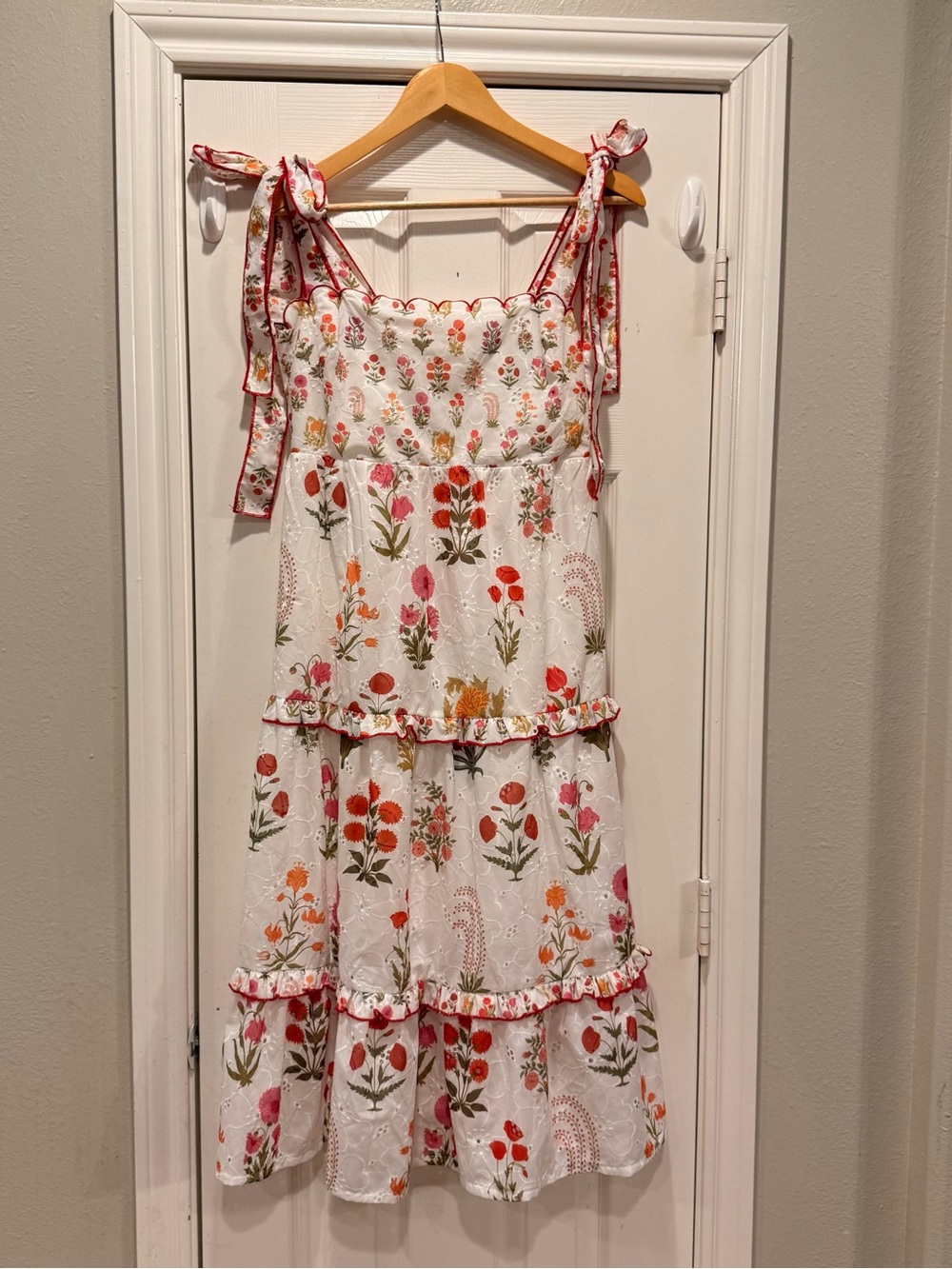 Petal & Pup Aurelia Print Tie Strap Sleeveless Maxi Dress White Floral Scalloped - Picture 4 of 13